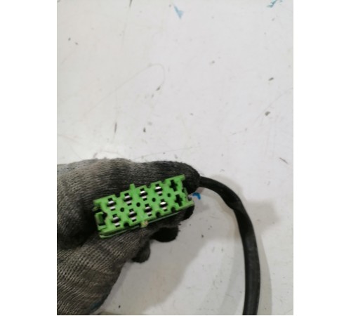 Моторчик шторки багажника правый