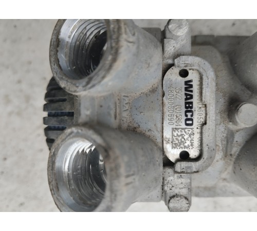 Кран (клапан) тормозной главный EBS3