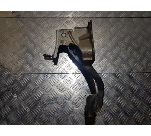 Педаль тормоза