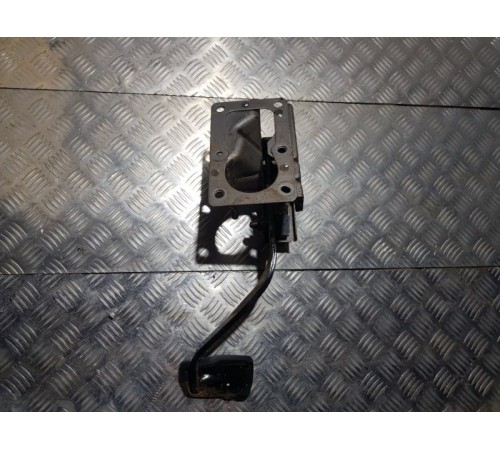 Педаль тормоза