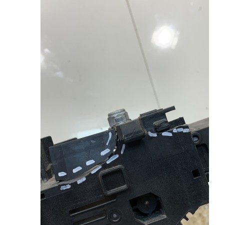 Блок предохранителей (подкапотный)