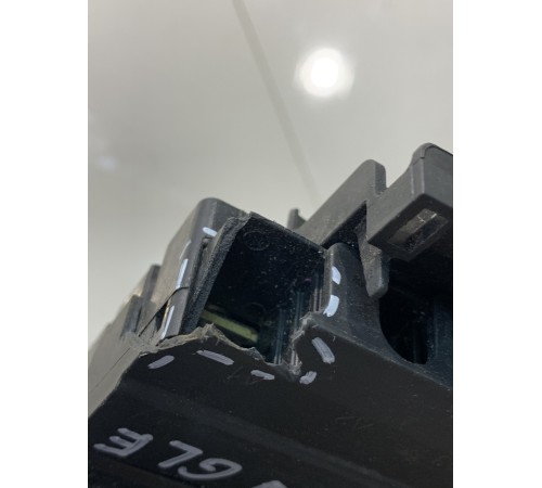 Блок предохранителей (подкапотный)