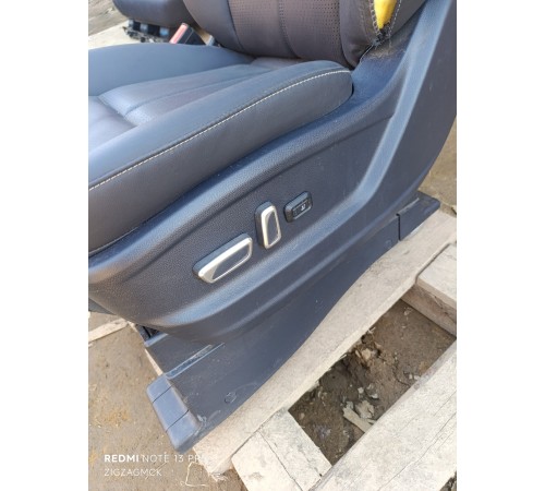 Сиденье переднее левое