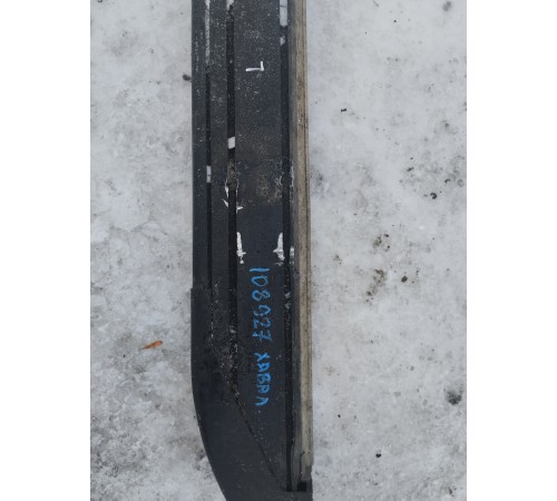 Подножка порога левая