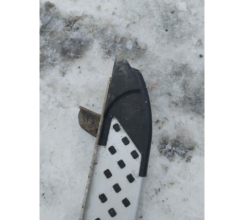 Подножка порога левая