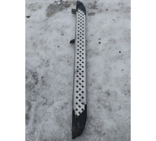 Подножка порога левая