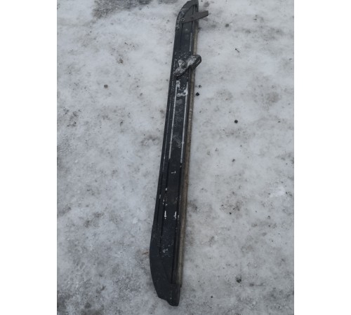 Подножка порога левая