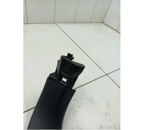 Обшивка двери крышки багажника