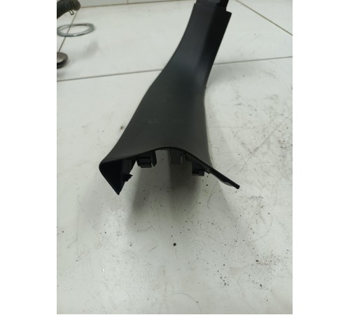 Обшивка двери крышки багажника