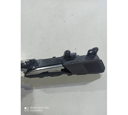 Ручка двери (задняя правая внутренняя)