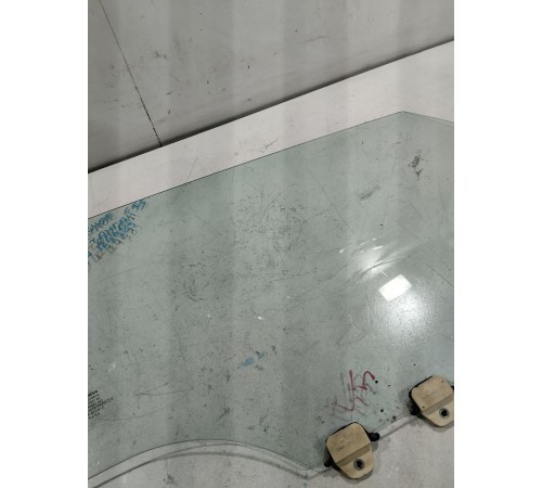 Стекло двери заднее левое