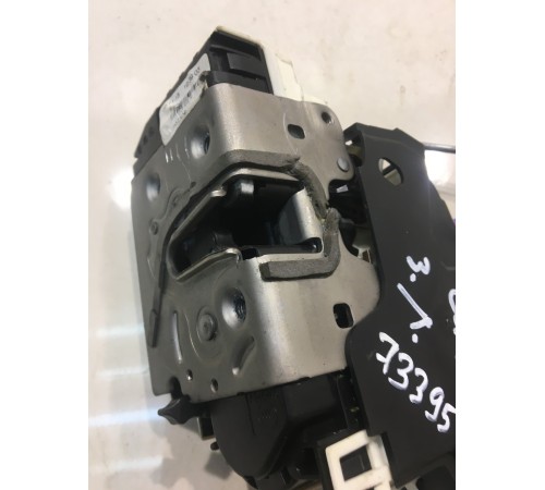 Замок двери (задний, левый)