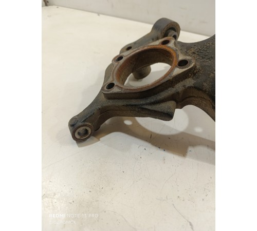 Кулак поворотный задний левый