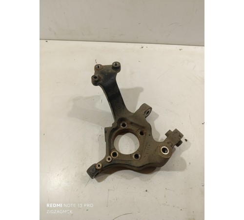 Кулак поворотный задний левый