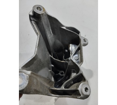 Опора двигателя(левая)