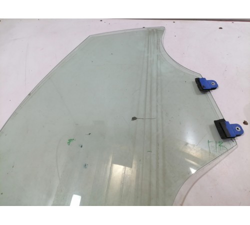 Стекло двери переднее правое