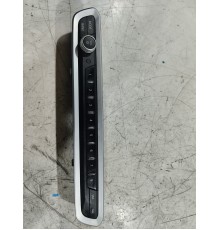 Панель управления магнитолой