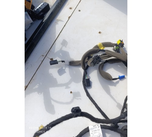 Жгут проводов левой задней двери в сборе