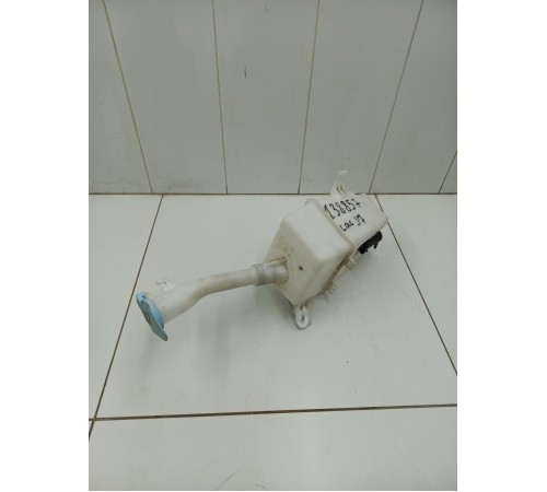 Бачок омывателя лобового стекла в сборе с моторчиком