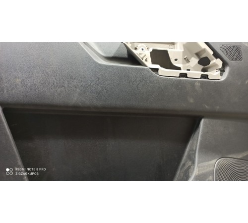 Обшивка (карта) двери левая