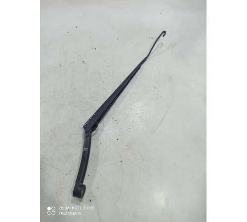 Поводок стеклоочистителя(правый)