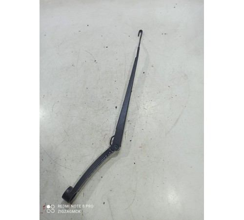 Поводок стеклоочистителя(правый)