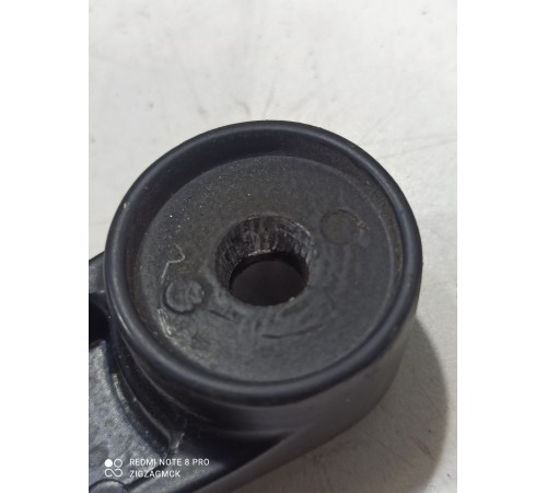 Поводок стеклоочистителя(правый)