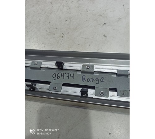 Накладка порога (передняя правая)