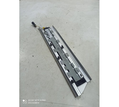 Накладка порога (передняя правая)