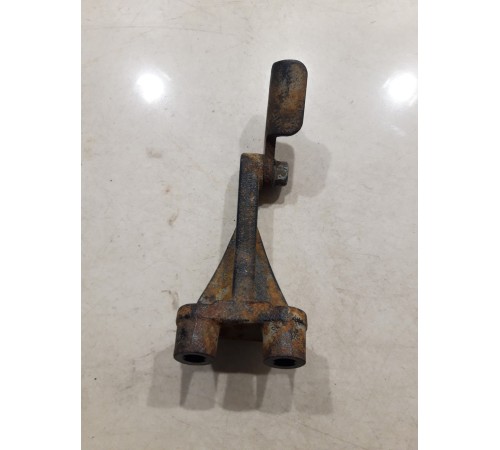 Кронштейн(крепление) катализатора