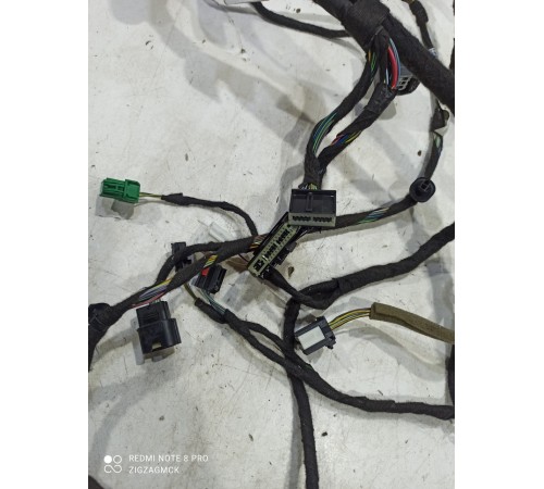 Электропроводка двери (передняя левая)