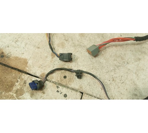 Электропроводка двери передней правой