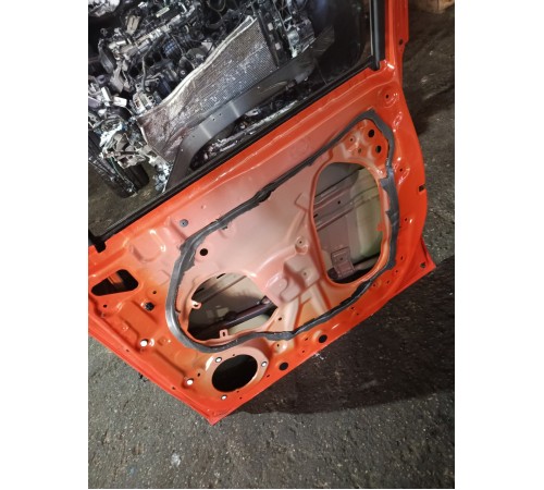 Дверь передняя правая