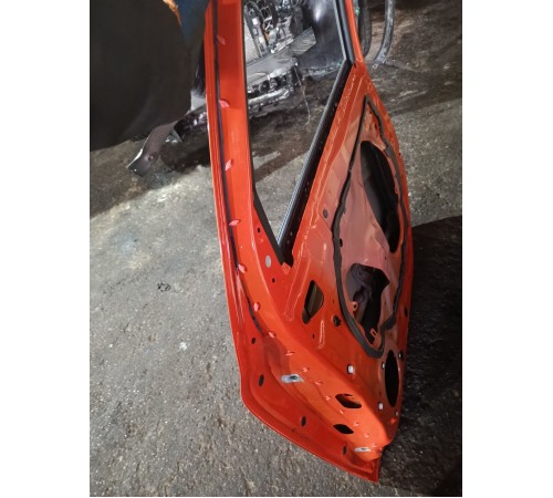 Дверь передняя правая