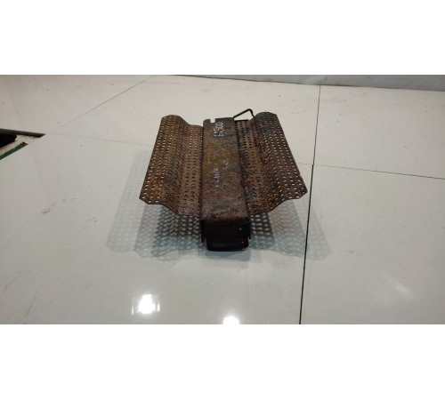 Решётка усилителя переднего бампера (левая)