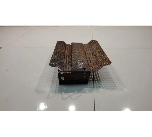 Решётка усилителя переднего бампера (левая)