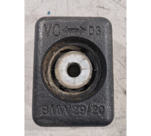 Демпфер рычага подвески передний леый