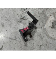 Петля двери задняя левая верхняя