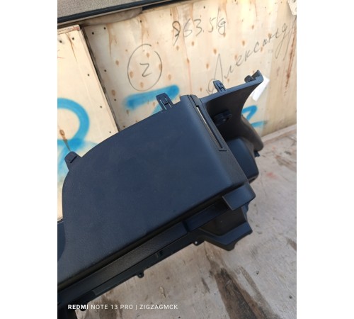 Обшивка багажника левая