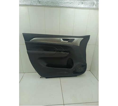 Обшивка двери передняя левая