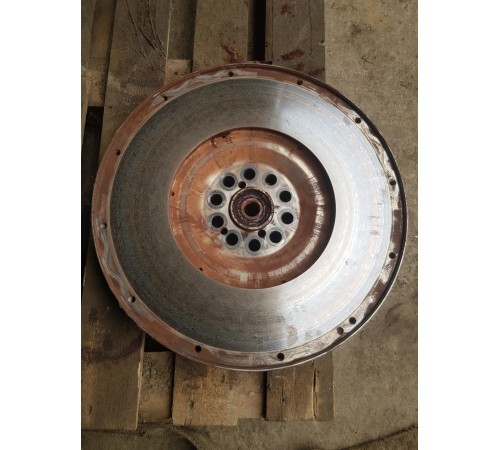 Маховик двигателя