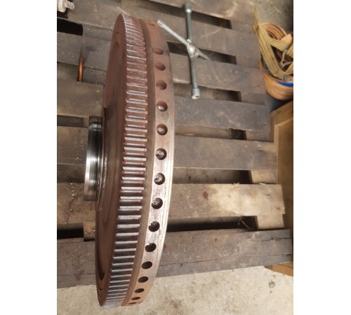 Маховик двигателя