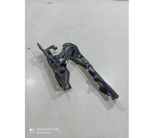 Петля капота (левая)