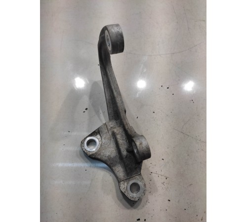 Кронштейн переднего редуктора