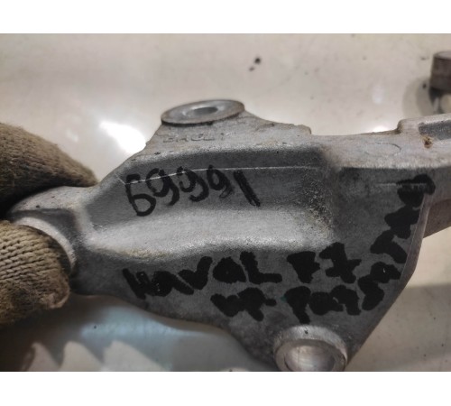 Кронштейн переднего редуктора