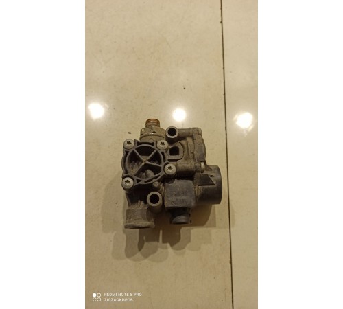 Кран пневматический регулятора давления тормозов передний левый