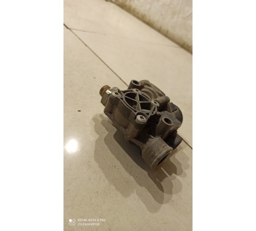 Кран пневматический регулятора давления тормозов передний левый