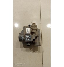 Кран пневматический регулятора давления тормозов передний левый