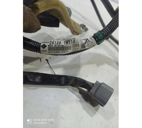 Электропроводка двери (задняя правая)