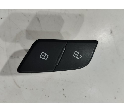 Кнопка блокировки дверей (центрального замка)